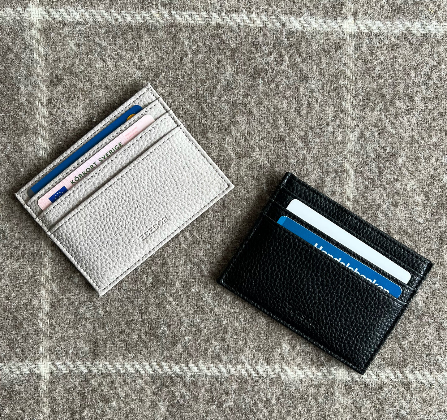 THE MINIMALIST CARD HOLDER